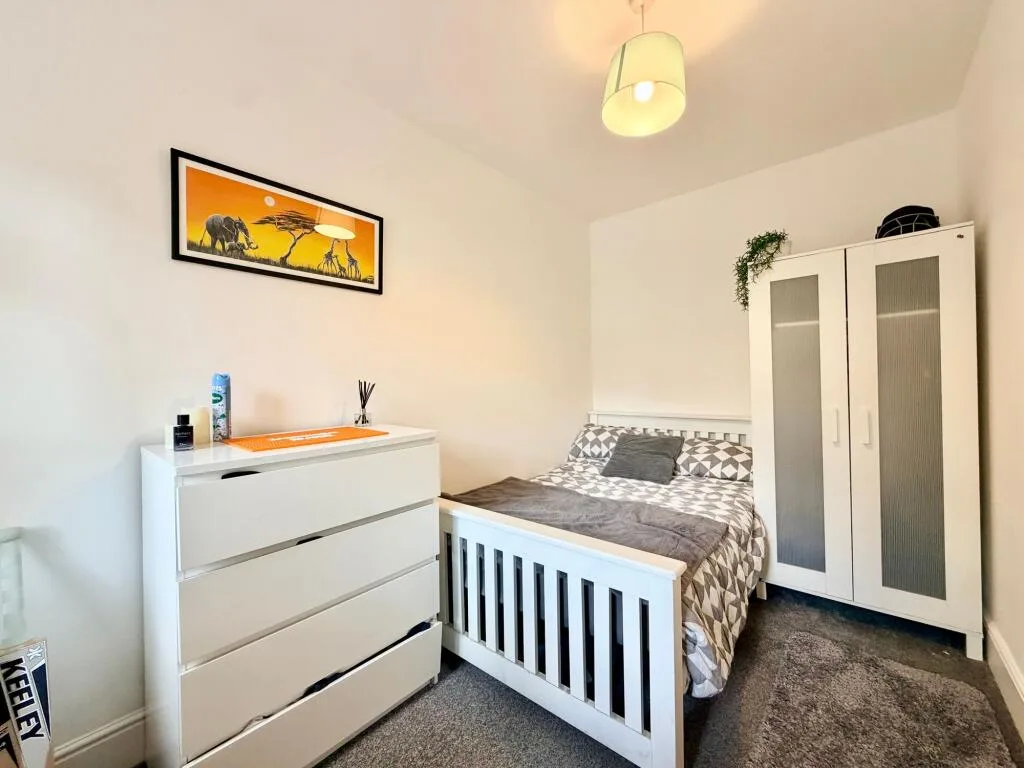 7 bedroom semi-detached house for rent