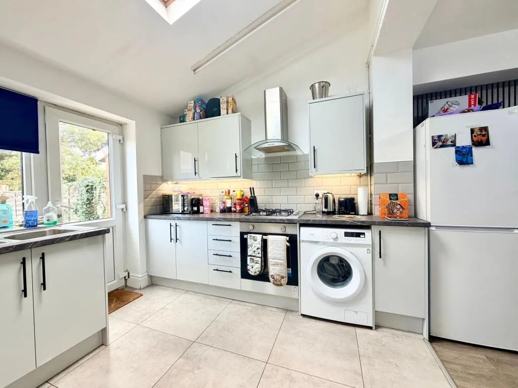 7 bedroom semi-detached house for rent