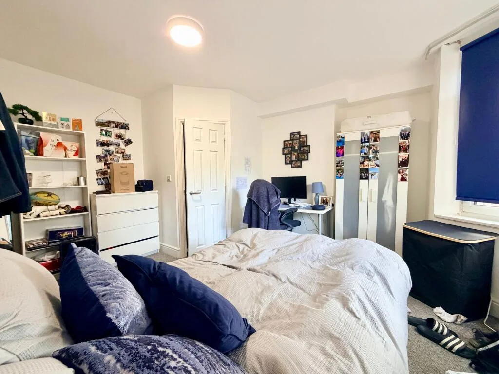 7 bedroom semi-detached house for rent