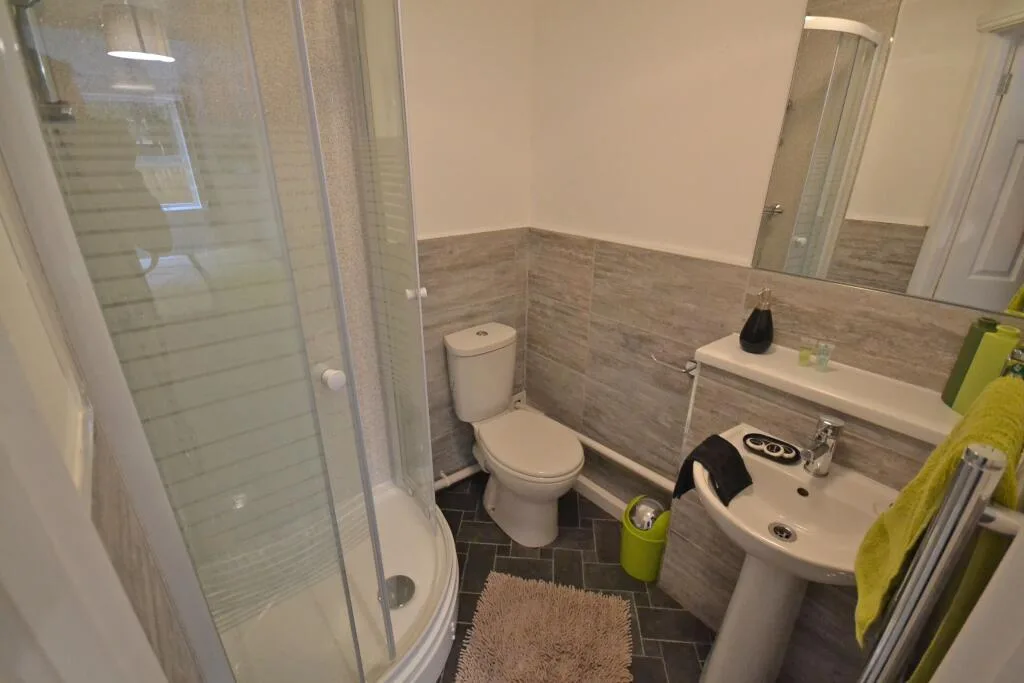 5 bedroom terraced house for rent
