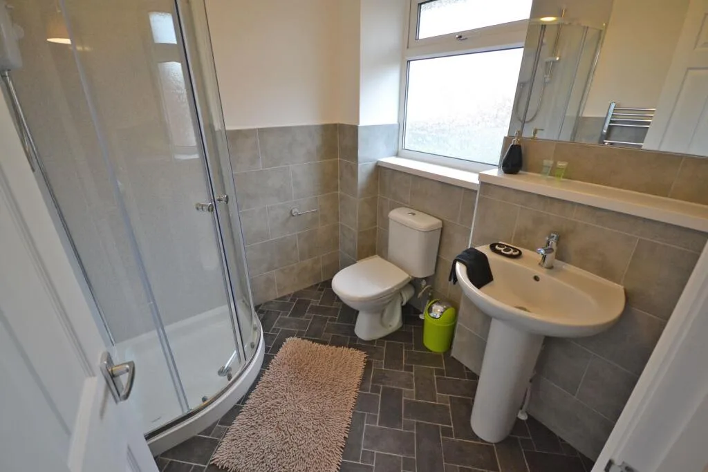 5 bedroom terraced house for rent