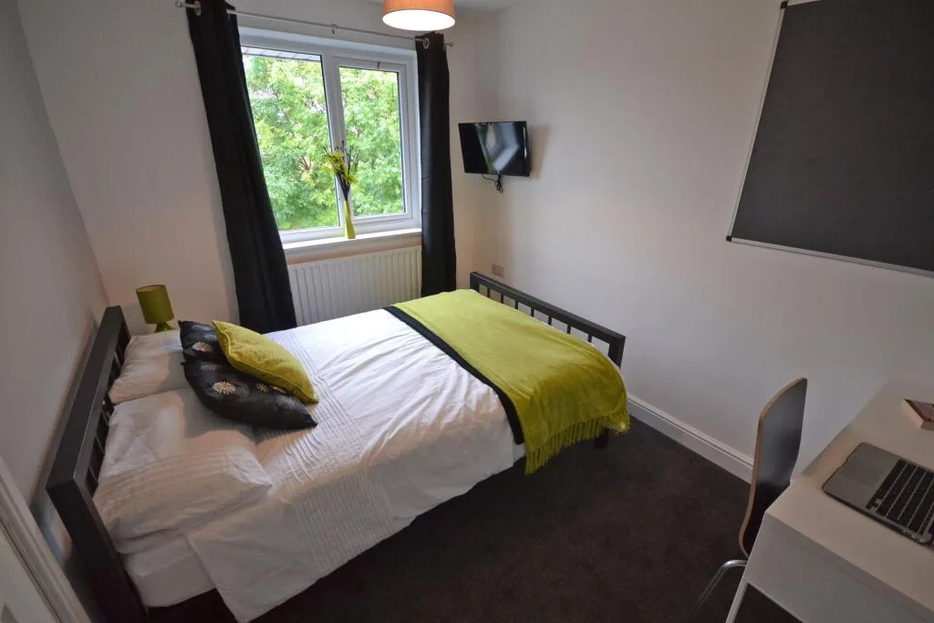 5 bedroom terraced house for rent