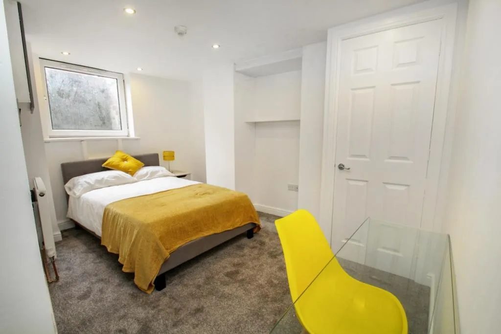5 bedroom terraced house for rent