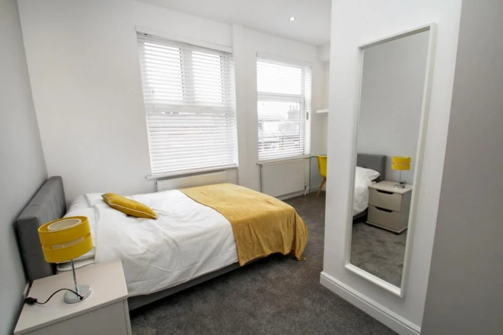 5 bedroom terraced house for rent