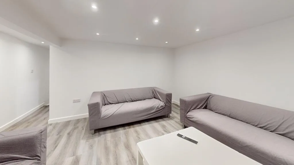 7 bedroom house for rent