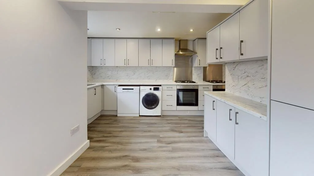 9 bedroom house for rent