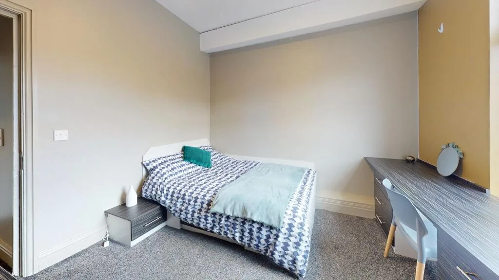 9 bedroom house for rent
