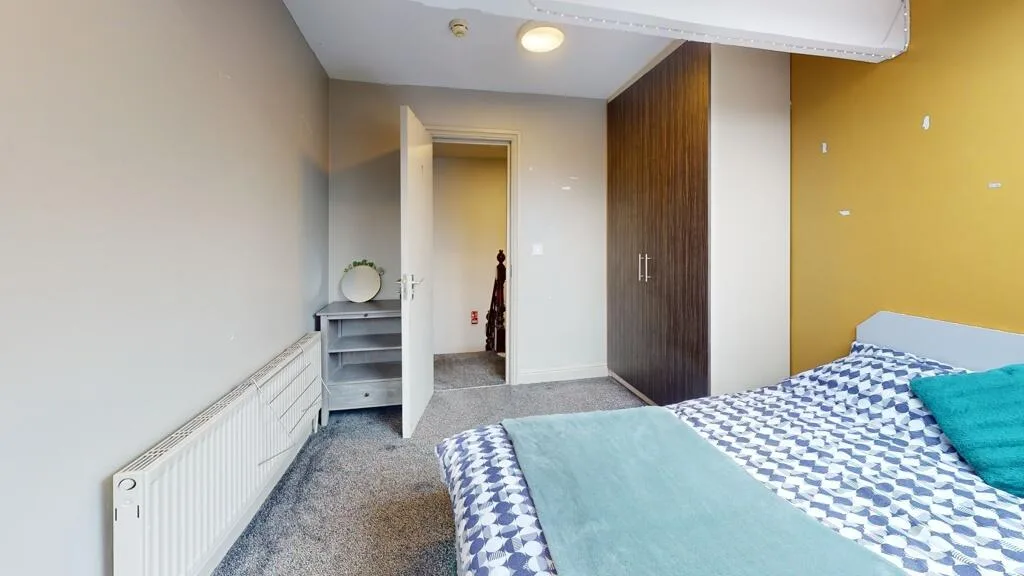 9 bedroom house for rent
