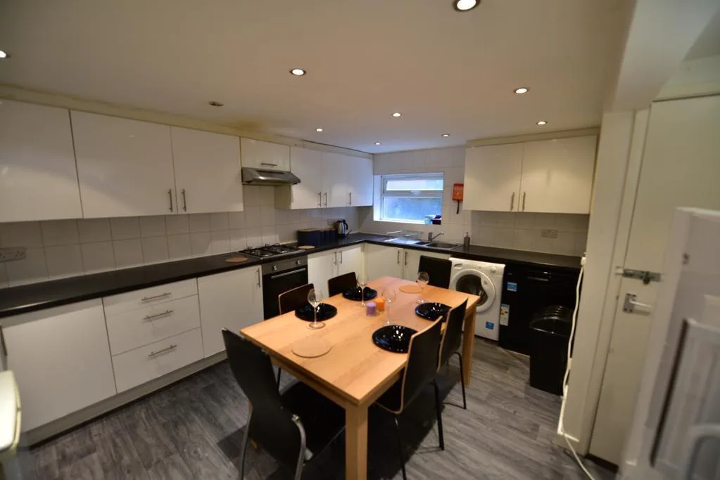 7 bedroom house for rent