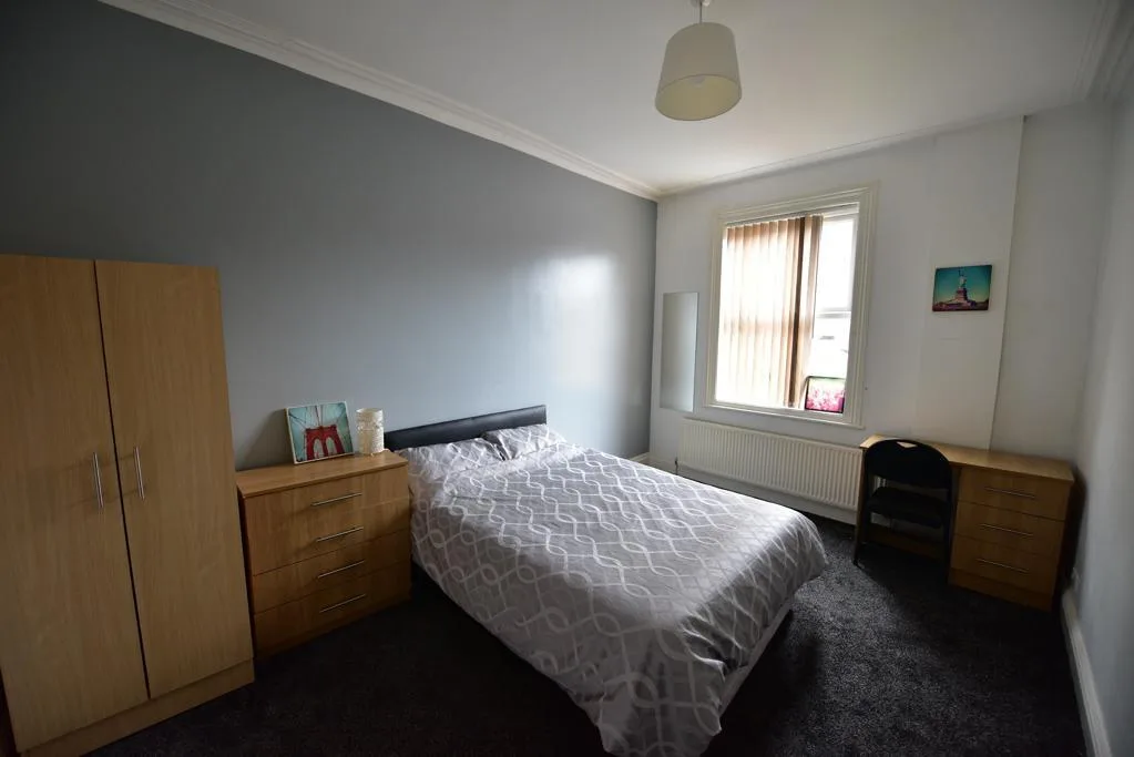 7 bedroom house for rent