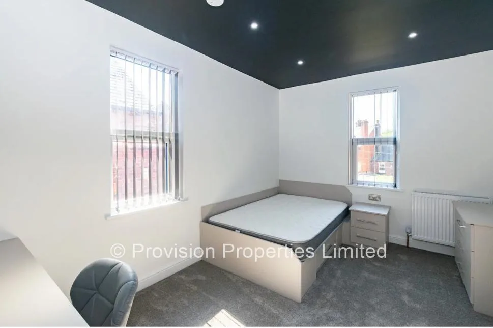 9 bedroom terraced house for rent