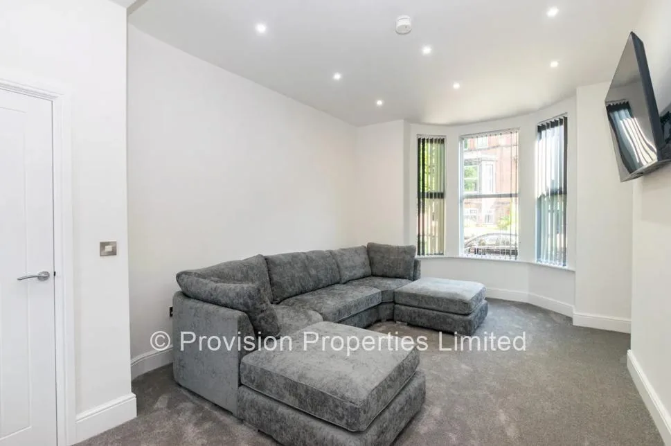 9 bedroom terraced house for rent