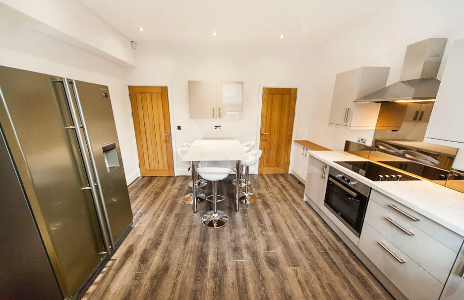 6 bedroom terraced house for rent