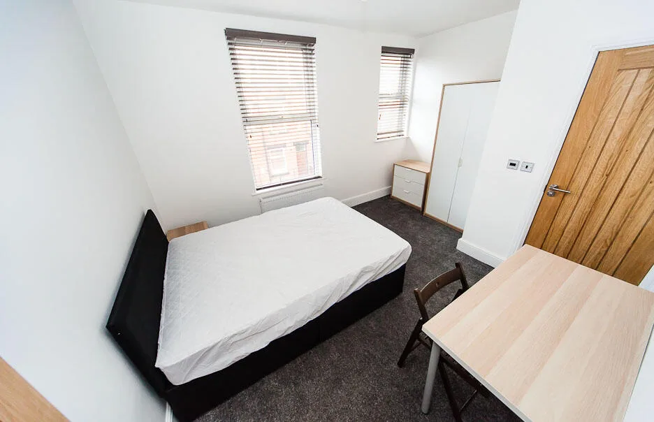 6 bedroom terraced house for rent