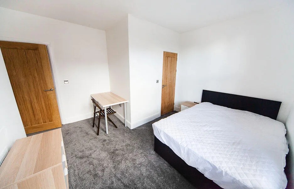 6 bedroom terraced house for rent