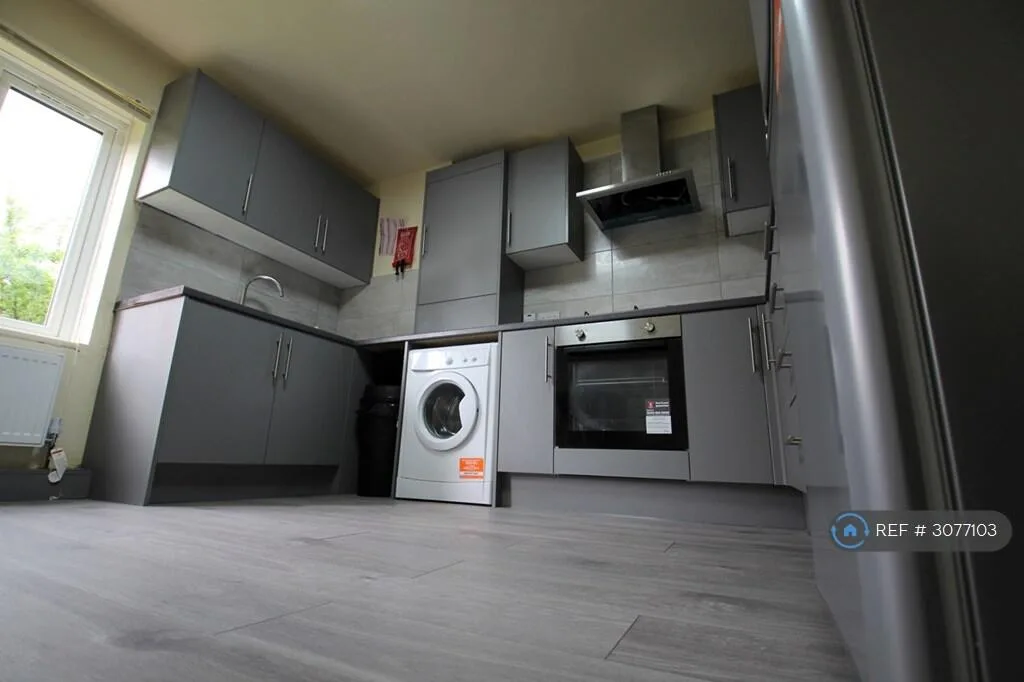 3 bedroom flat for rent