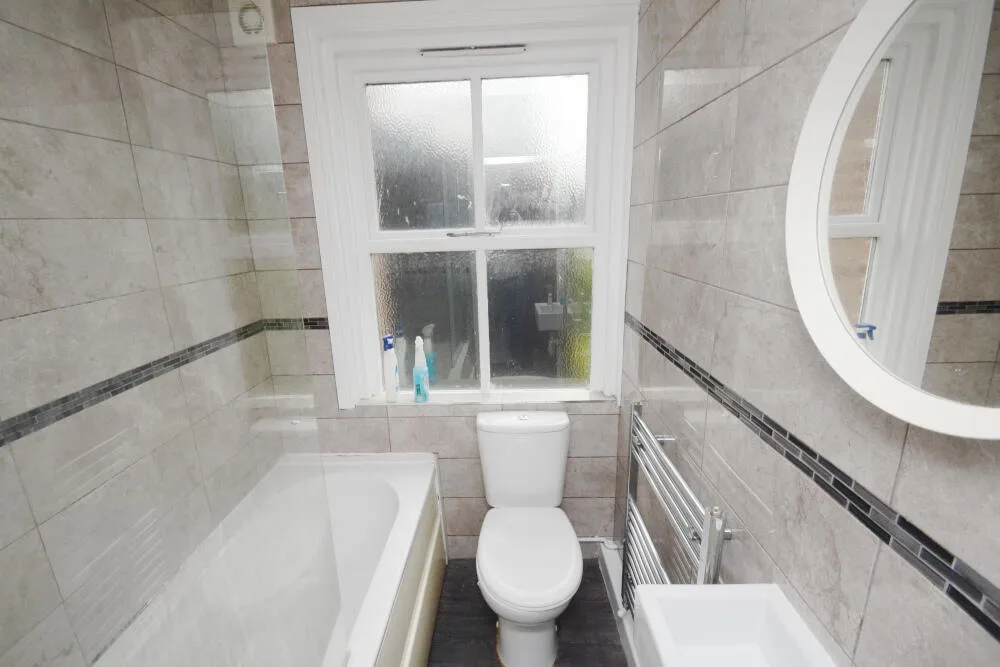 5 bedroom flat for rent