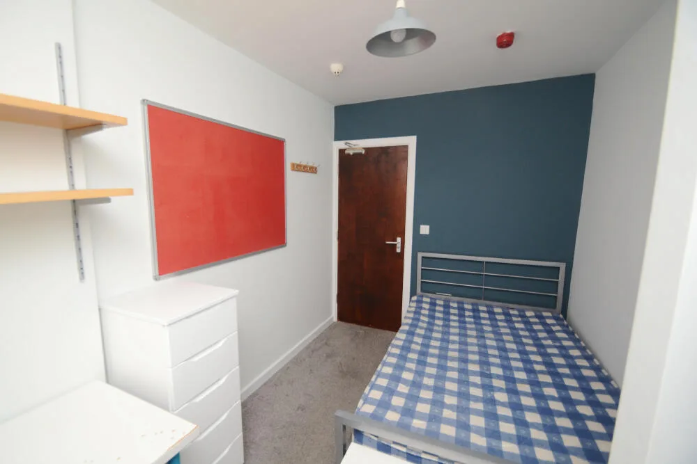 5 bedroom flat for rent