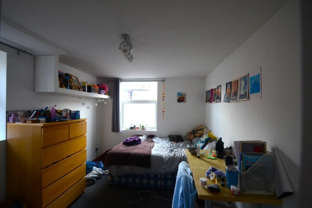 8 bedroom terraced house for rent