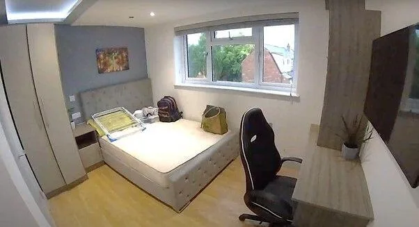 6 bedroom flat for rent