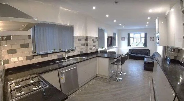 6 bedroom flat for rent