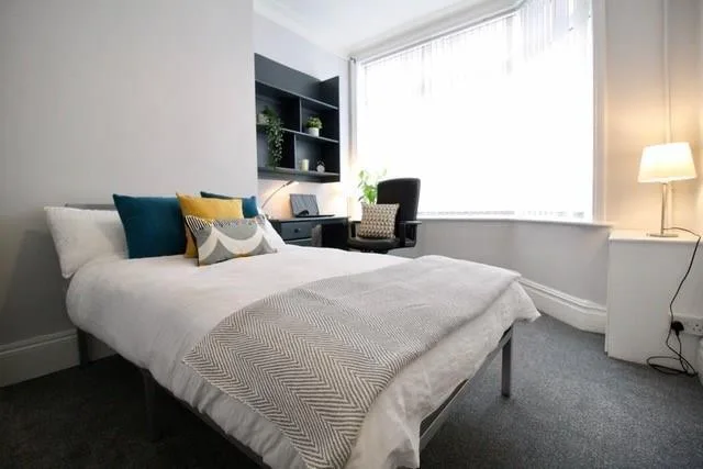 5 bedroom terraced house for rent