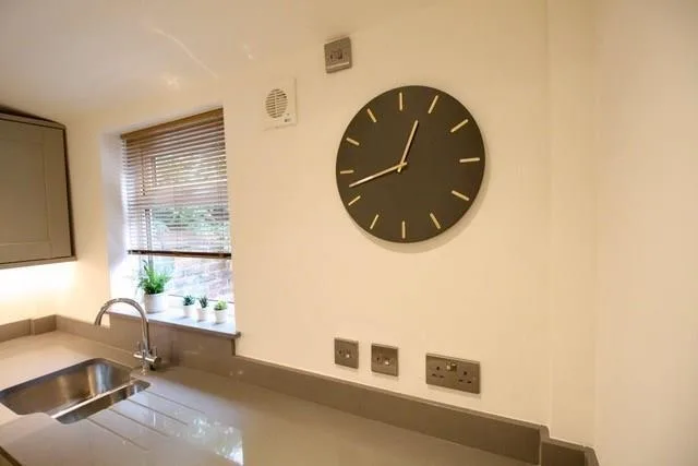 5 bedroom terraced house for rent