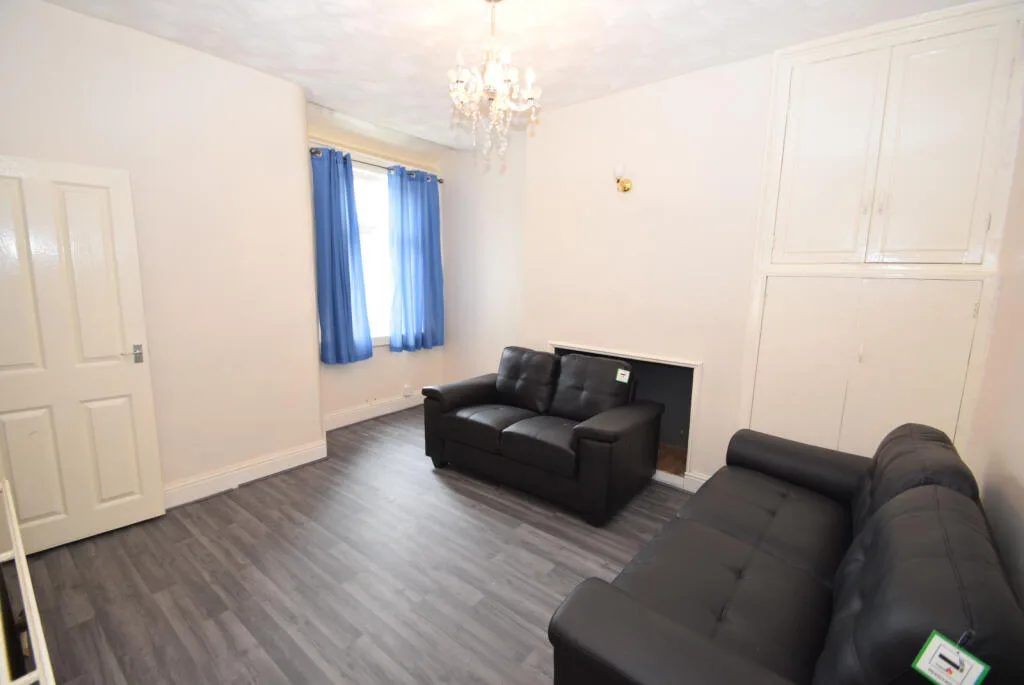 1 bedroom end of terrace house for rent