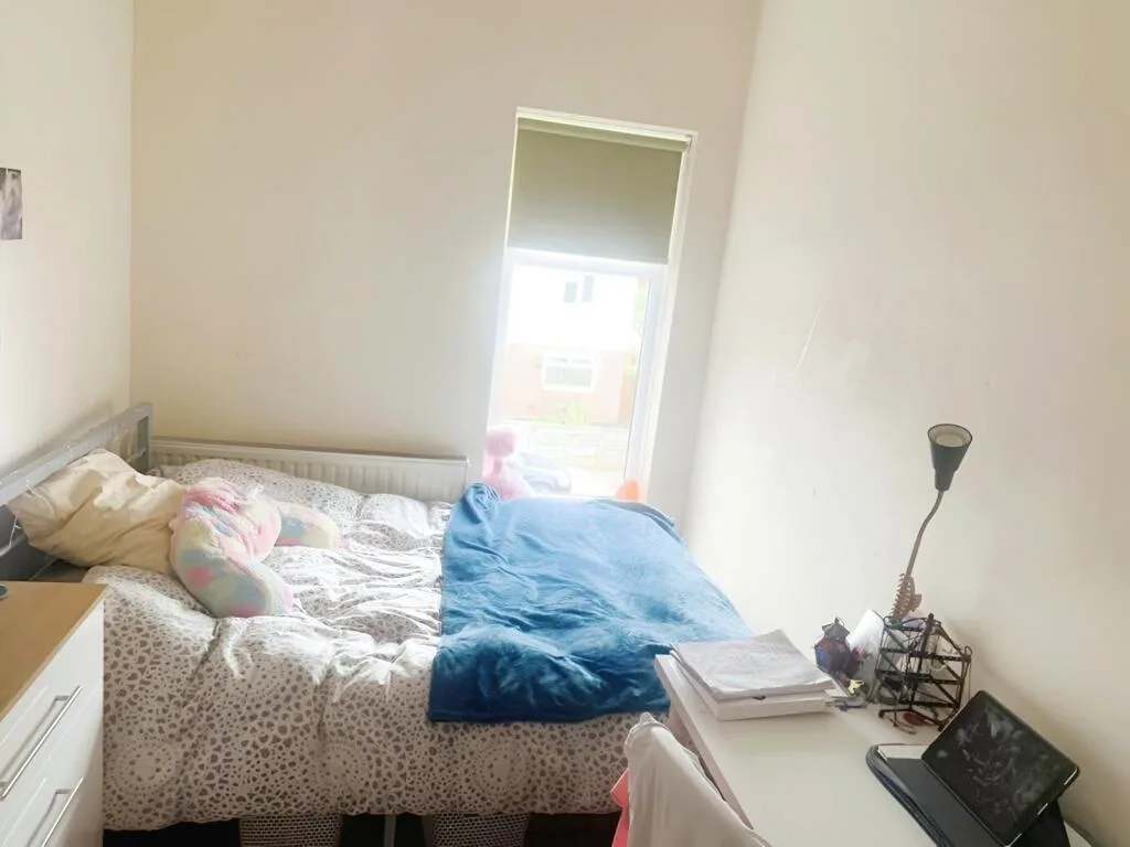 6 bedroom terraced house for rent