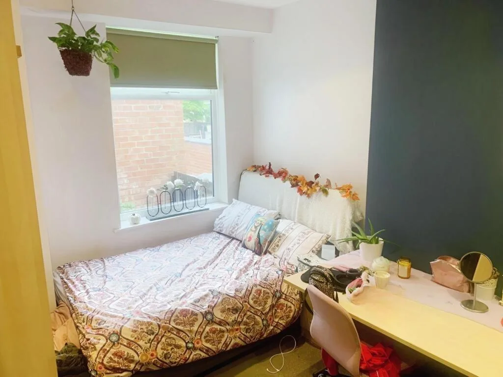 6 bedroom terraced house for rent