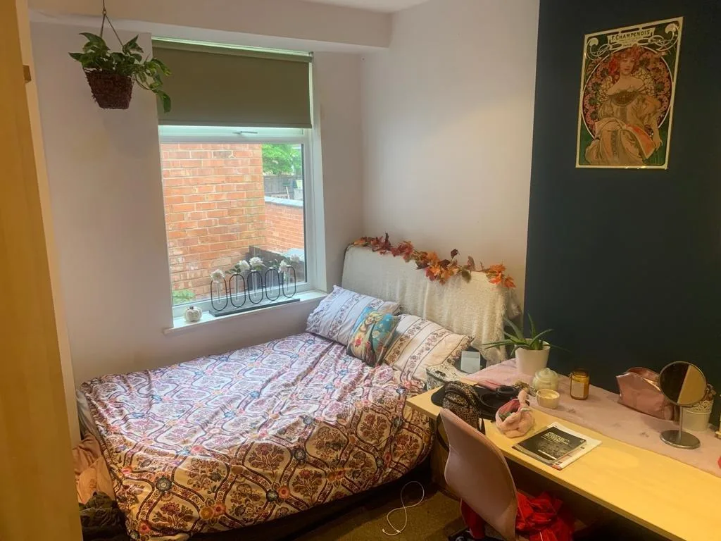 6 bedroom terraced house for rent