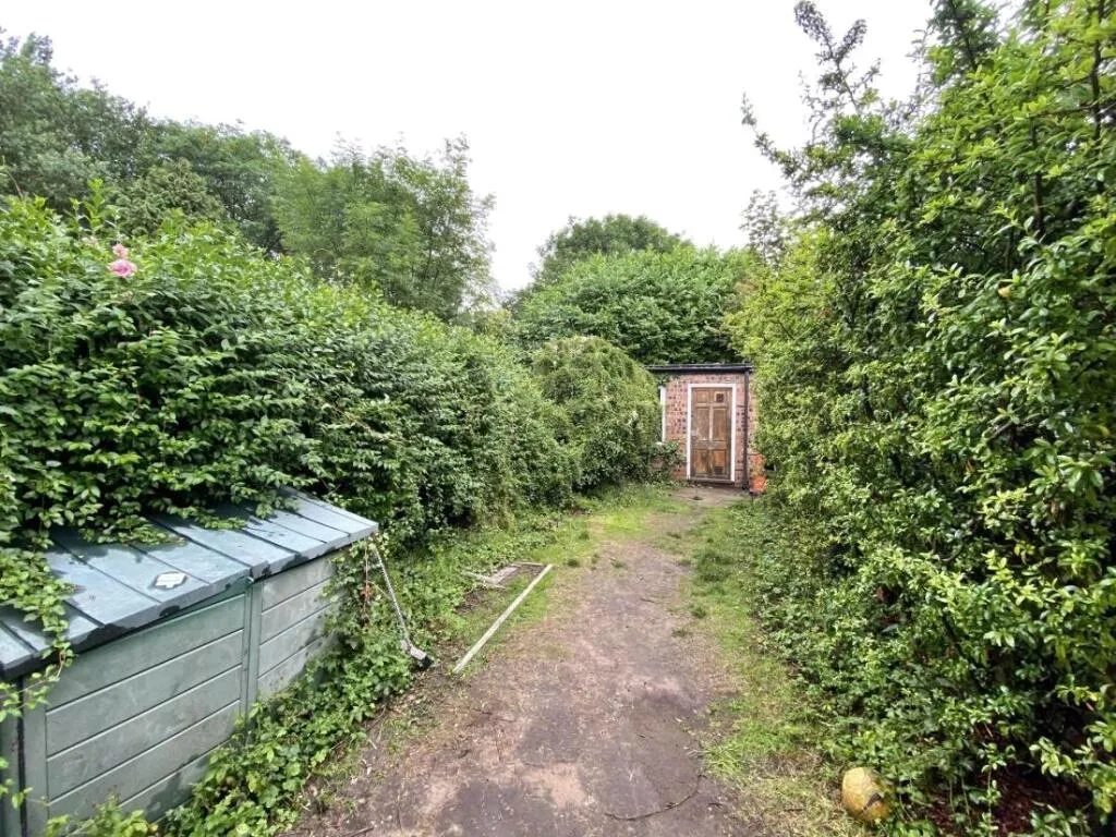 6 bedroom terraced house for rent