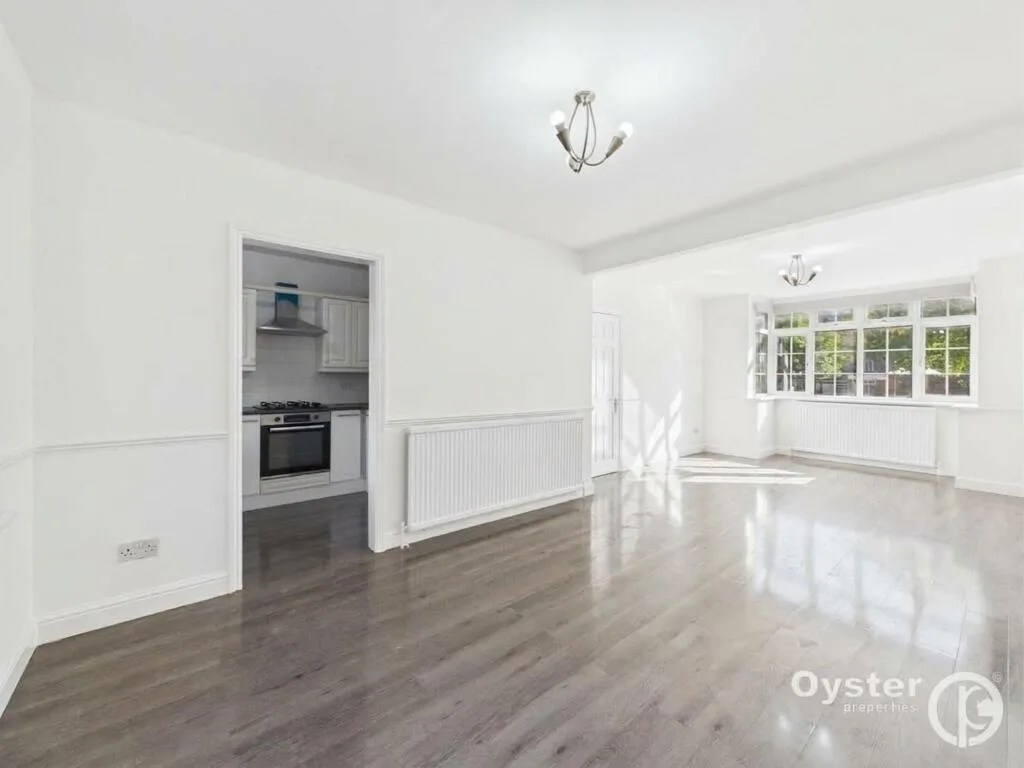 3 bedroom semi-detached house for rent