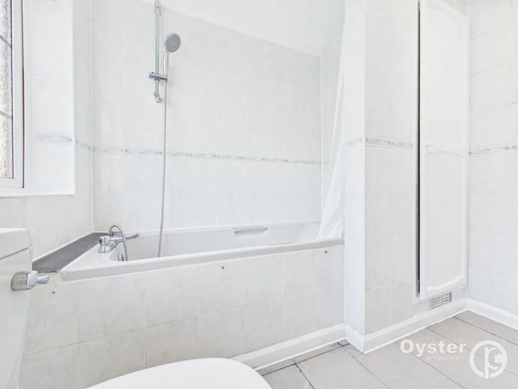 3 bedroom semi-detached house for rent