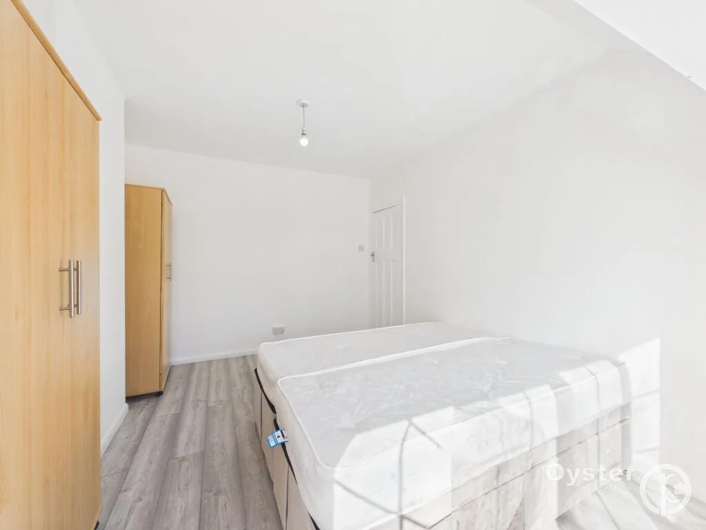 3 bedroom semi-detached house for rent