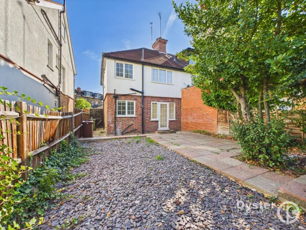 3 bedroom semi-detached house for rent