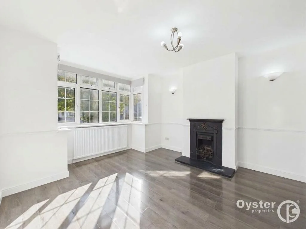 3 bedroom semi-detached house for rent