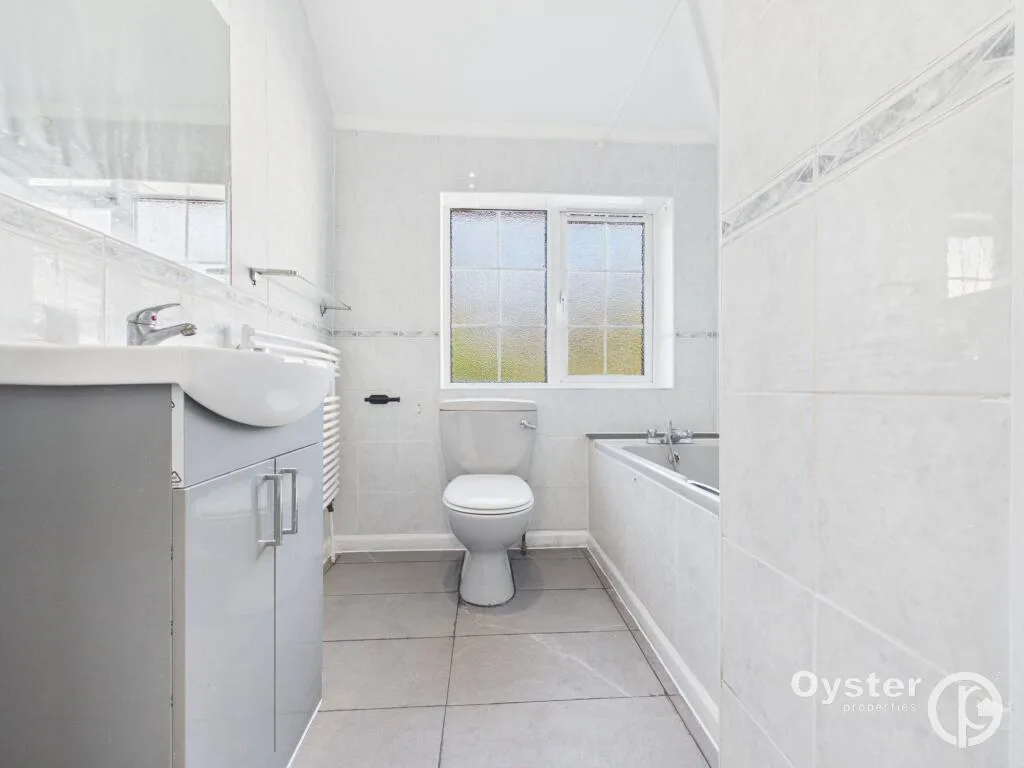 3 bedroom semi-detached house for rent