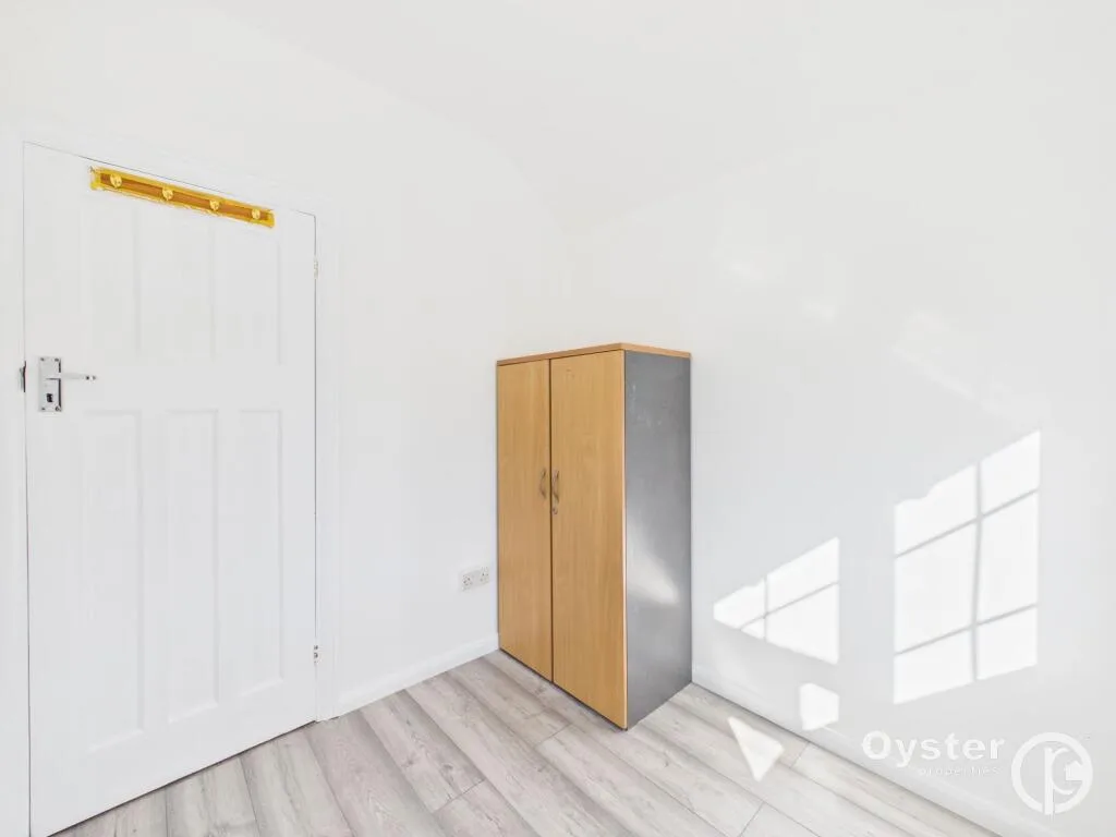 3 bedroom semi-detached house for rent