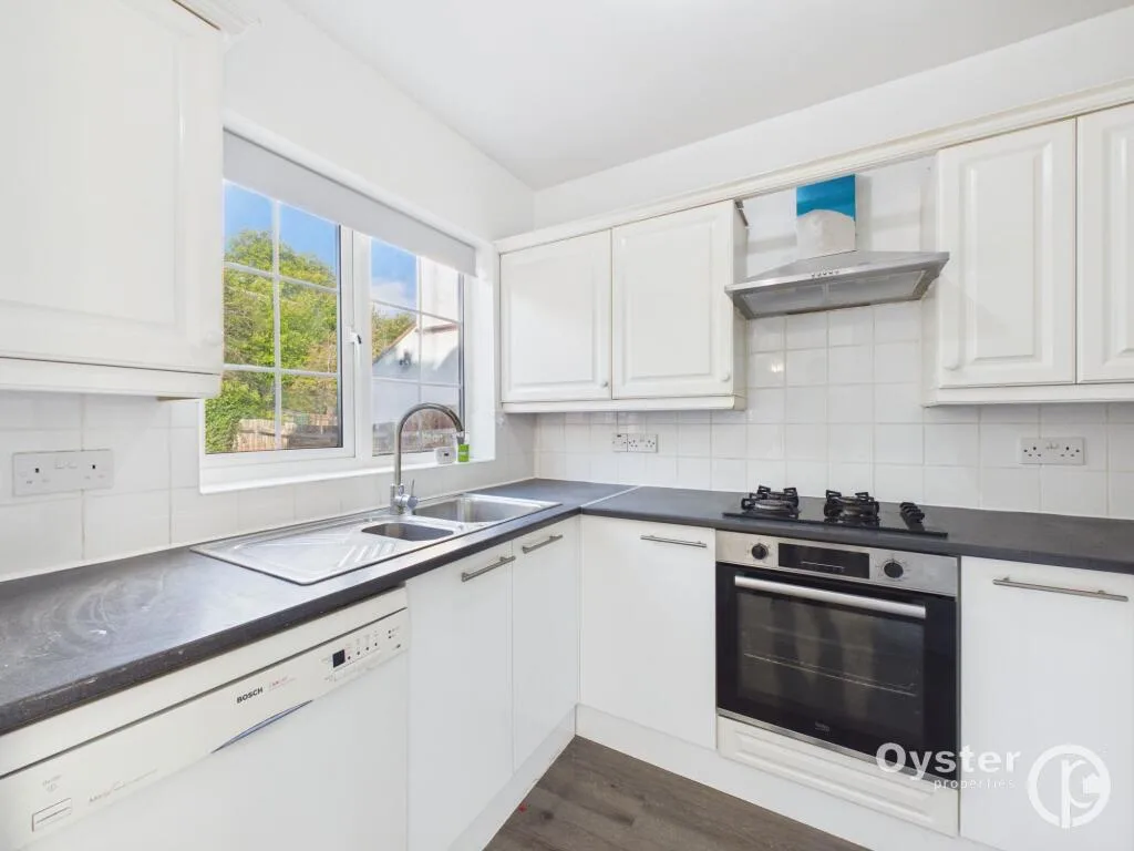 3 bedroom semi-detached house for rent