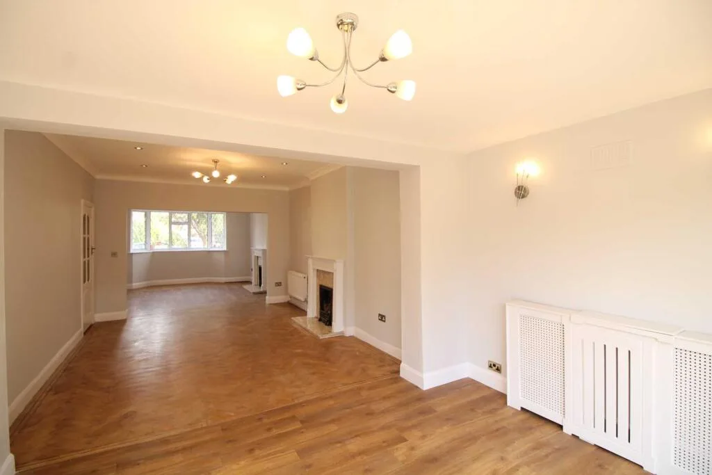 4 bedroom semi-detached house for rent