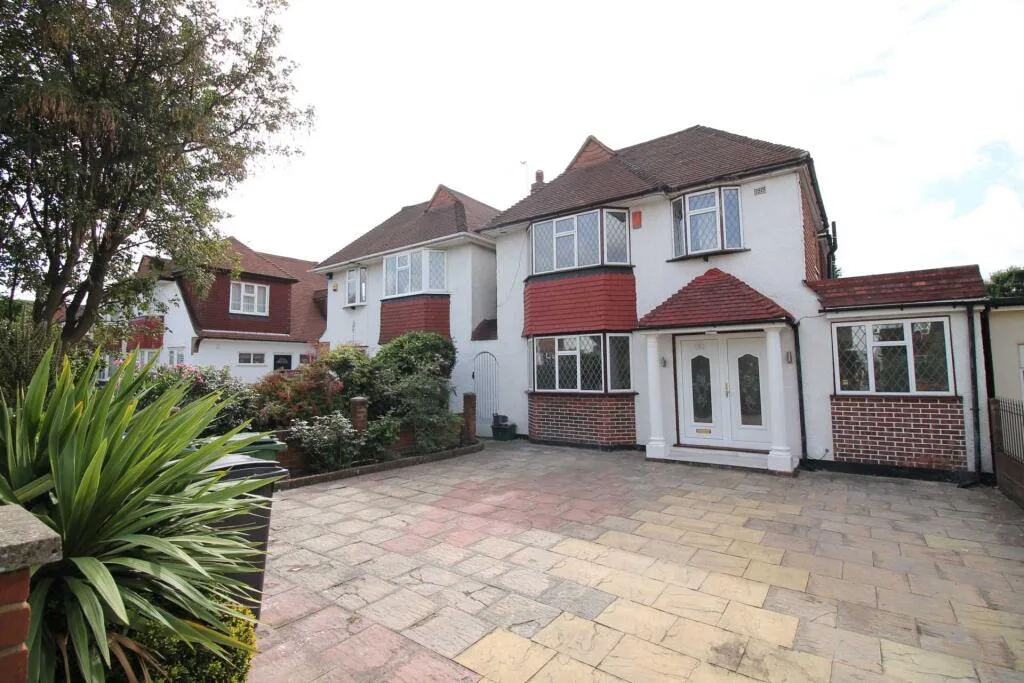 4 bedroom semi-detached house for rent