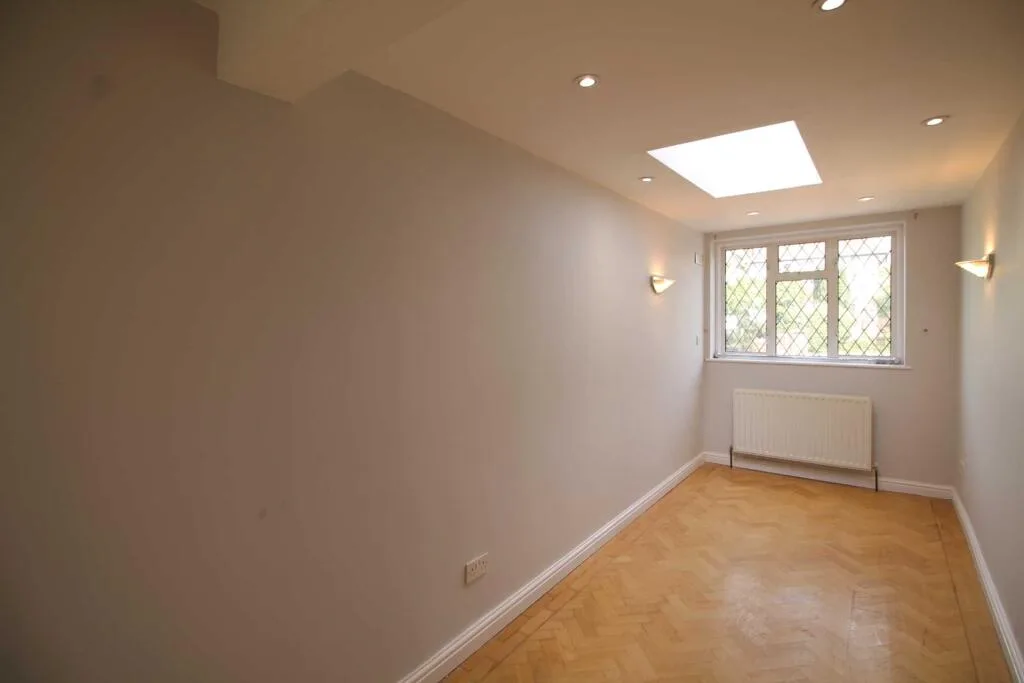 4 bedroom semi-detached house for rent