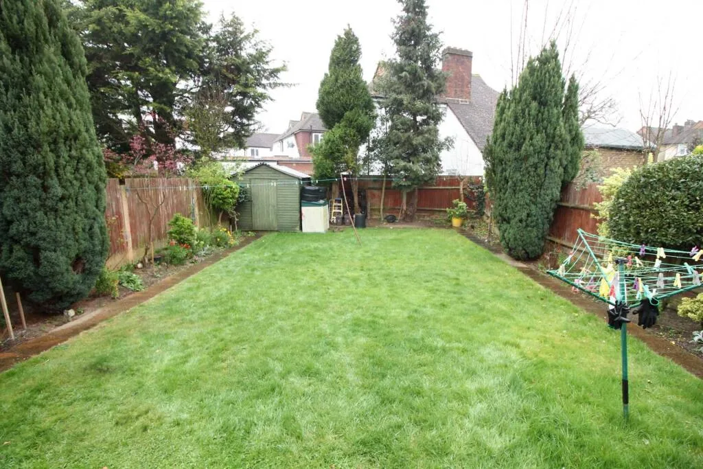 4 bedroom semi-detached house for rent