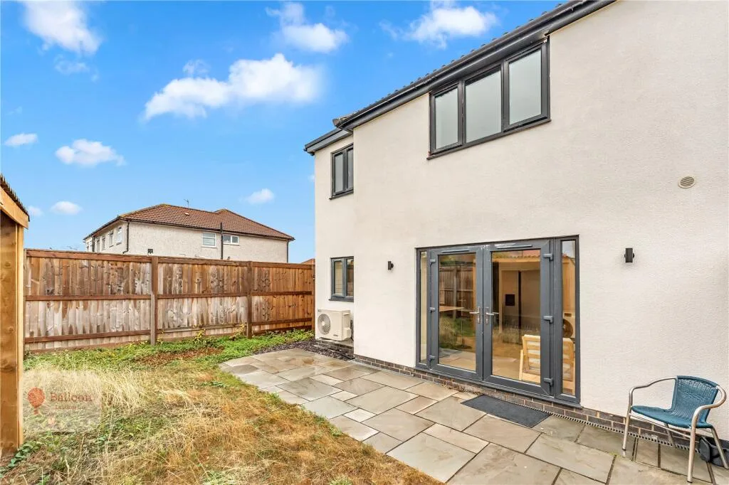 6 bedroom semi-detached house for rent