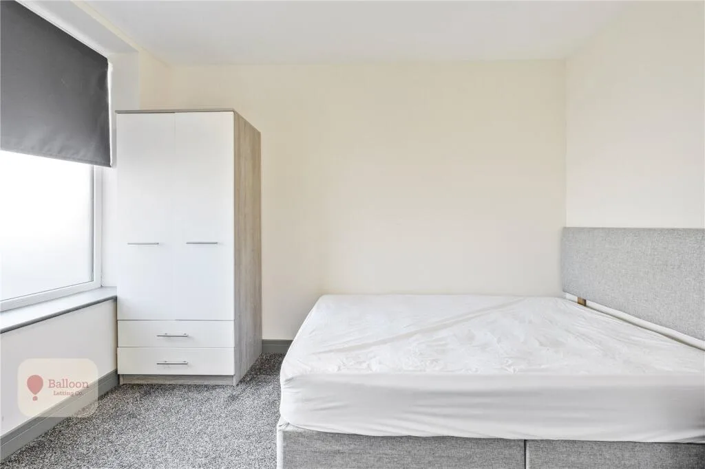 6 bedroom end of terrace house for rent