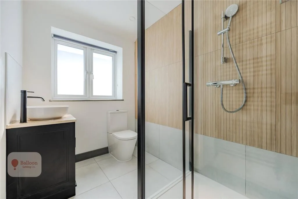 6 bedroom end of terrace house for rent
