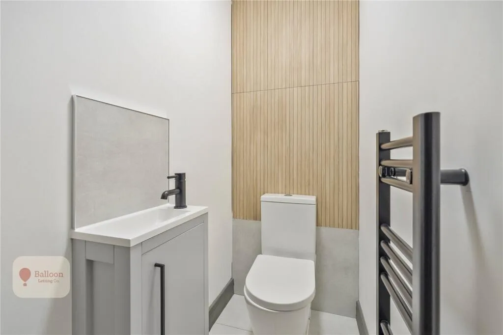 6 bedroom end of terrace house for rent