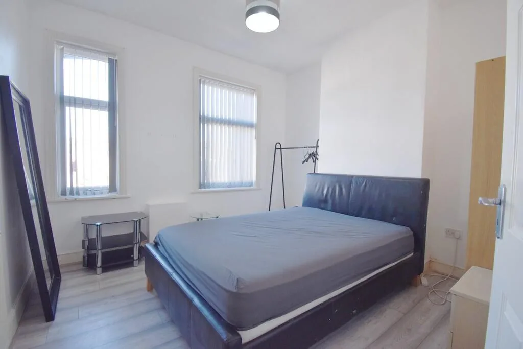 3 bedroom end of terrace house for rent