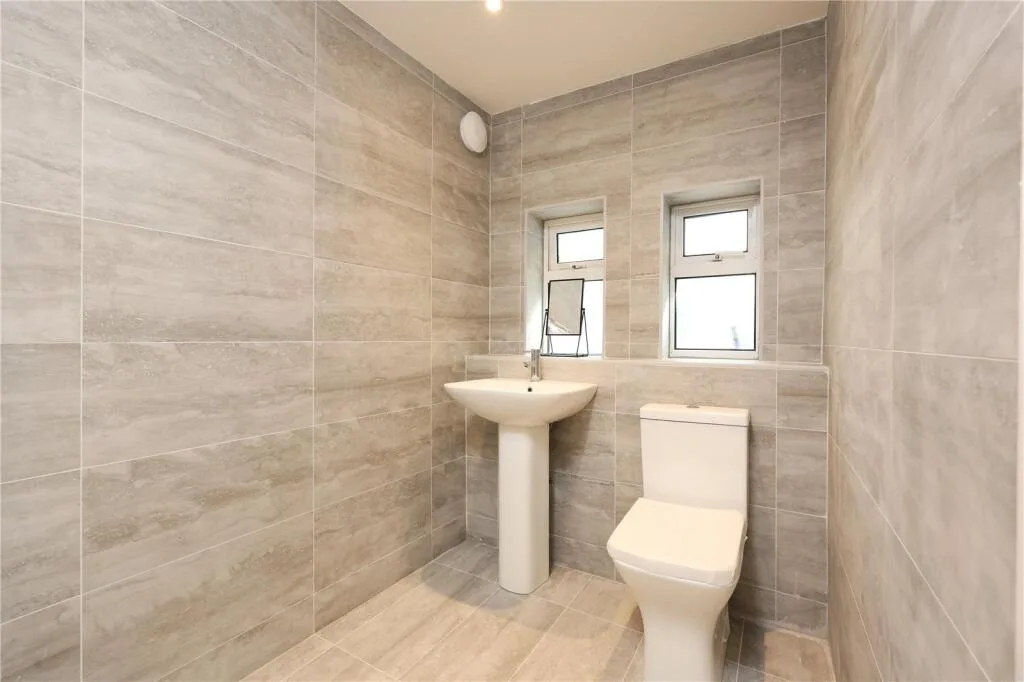 6 bedroom end of terrace house for rent